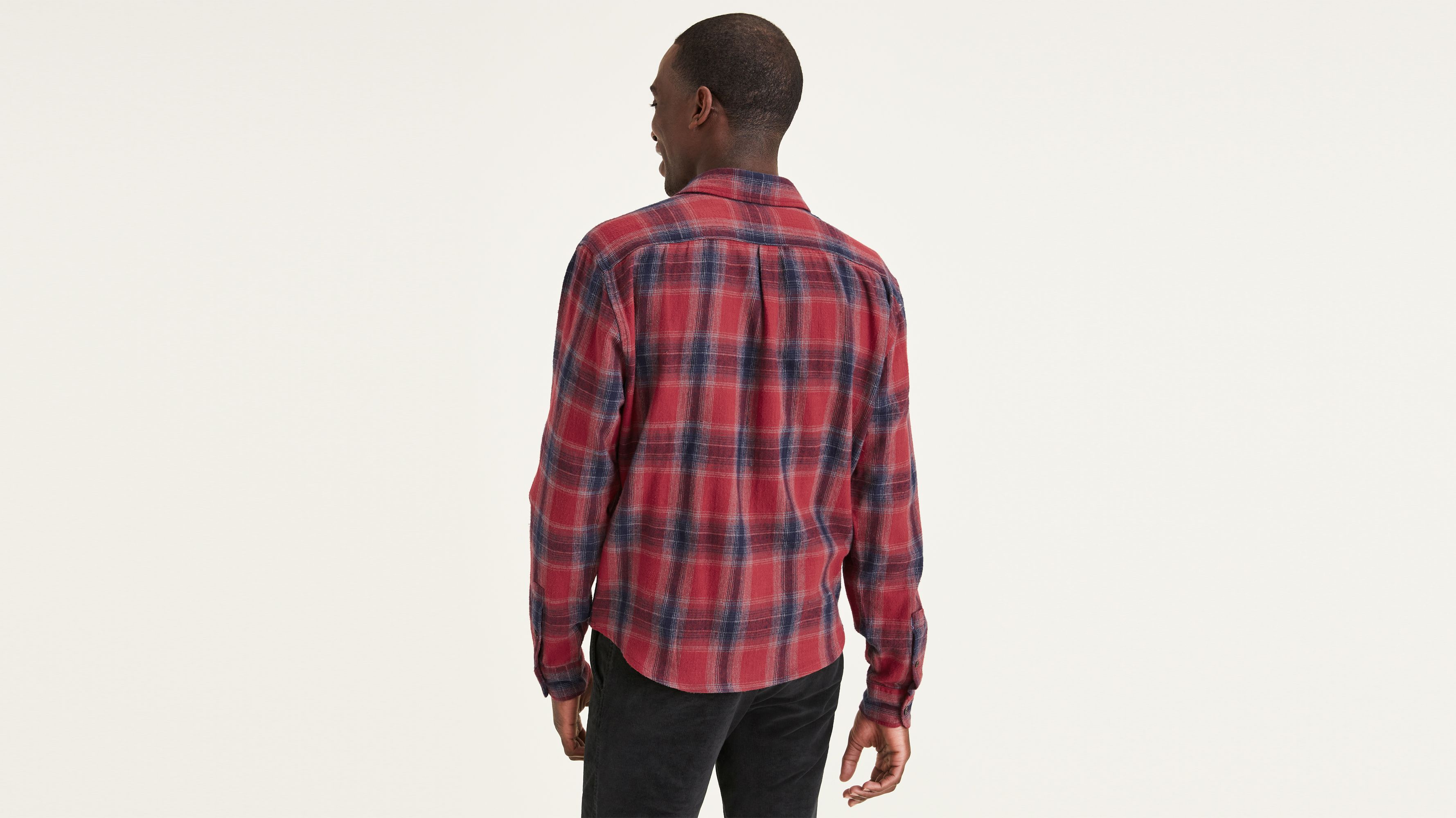 1 Pocket Unbuttoned Collar