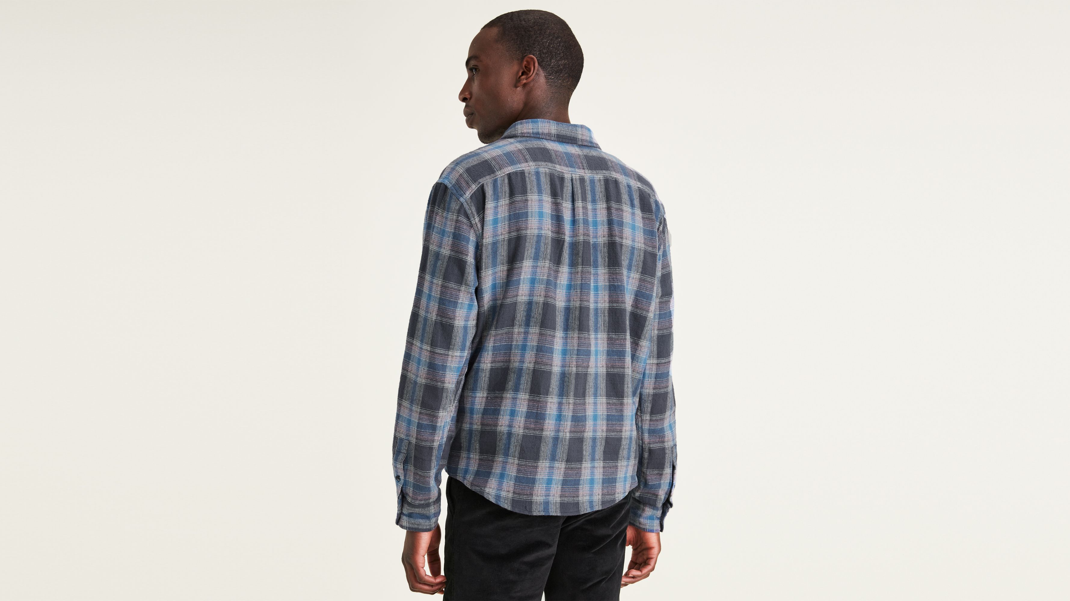 1 Pocket Unbuttoned Collar