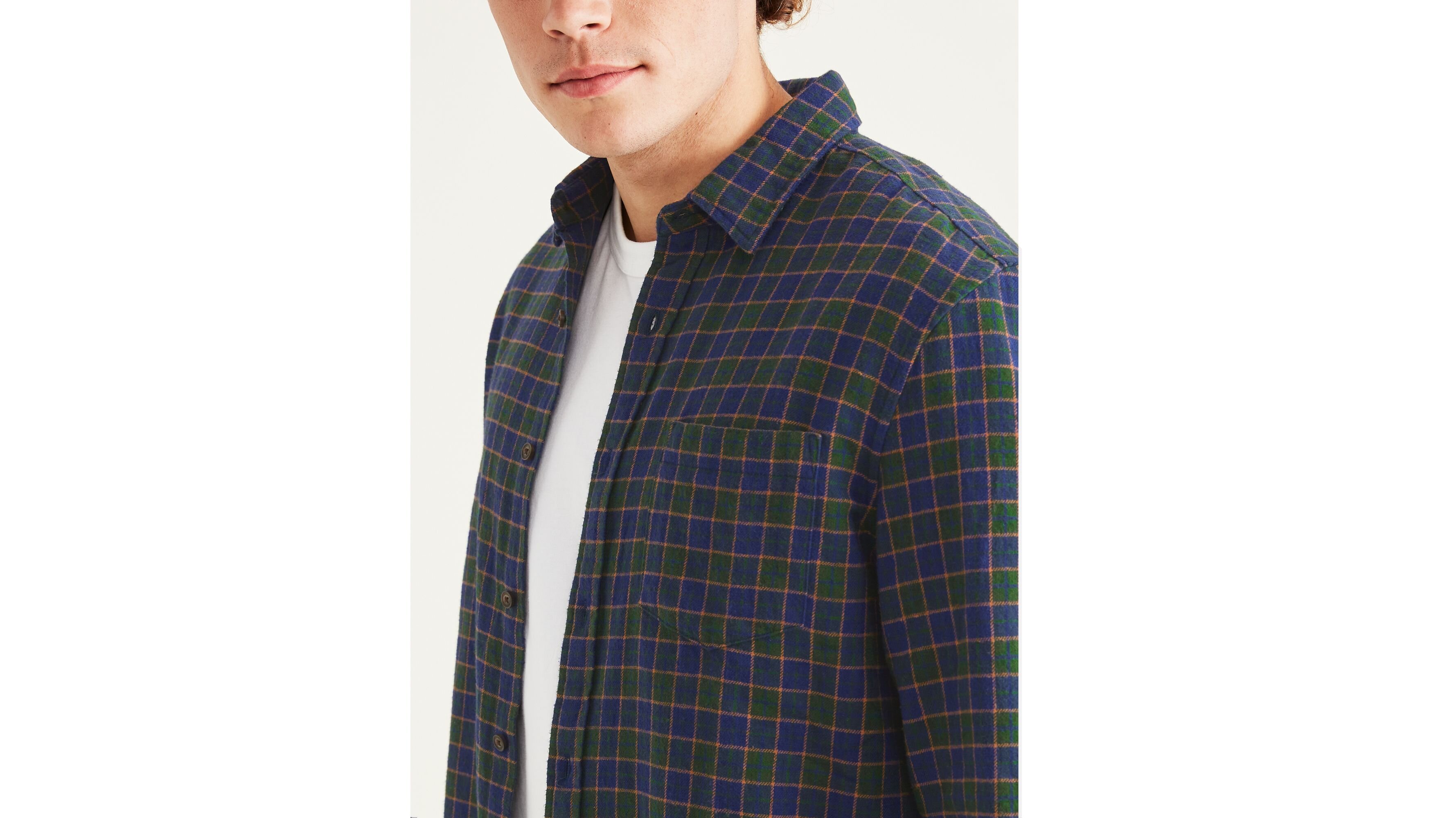 1 Pocket Unbuttoned Collar