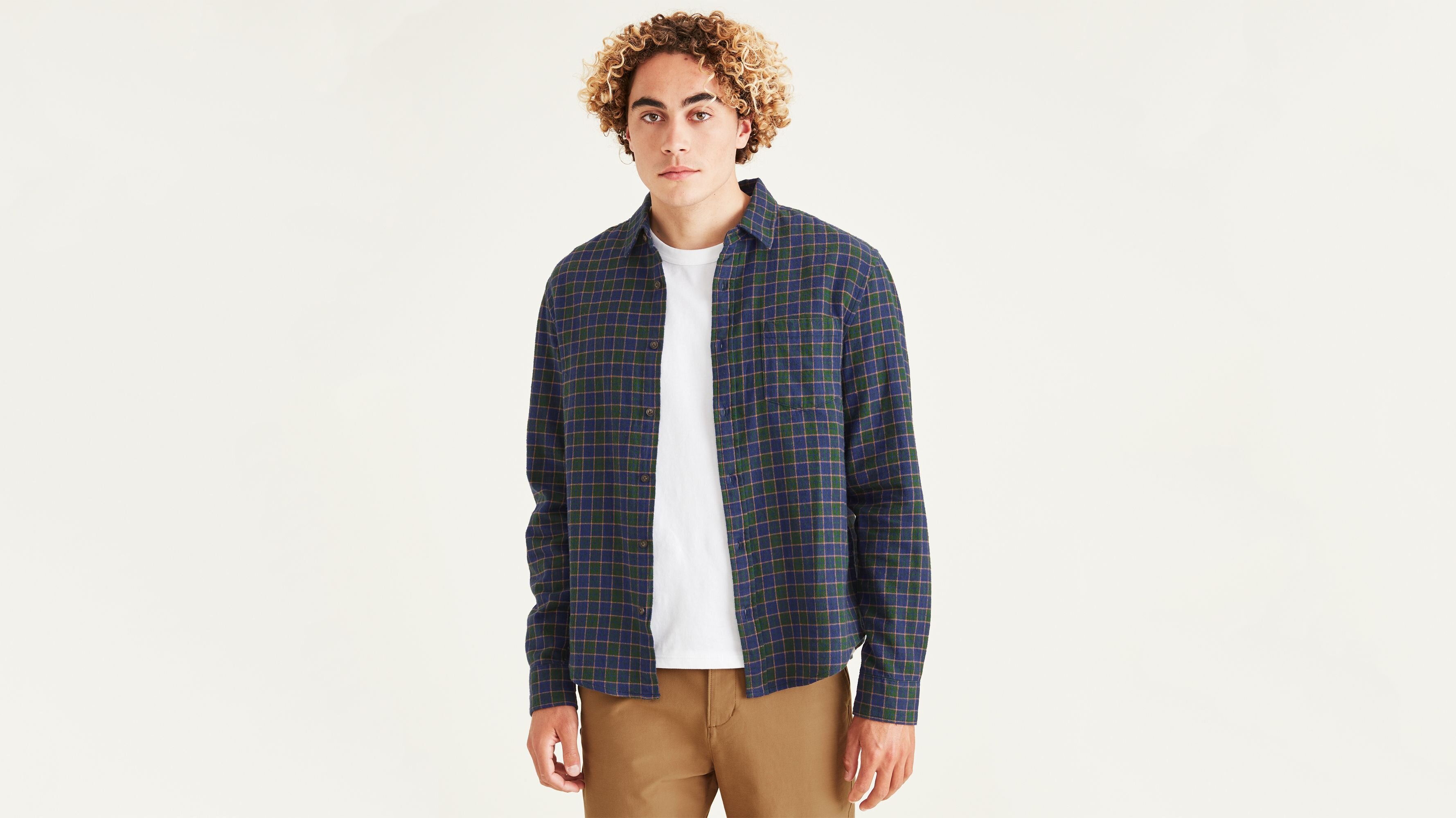 1 Pocket Unbuttoned Collar