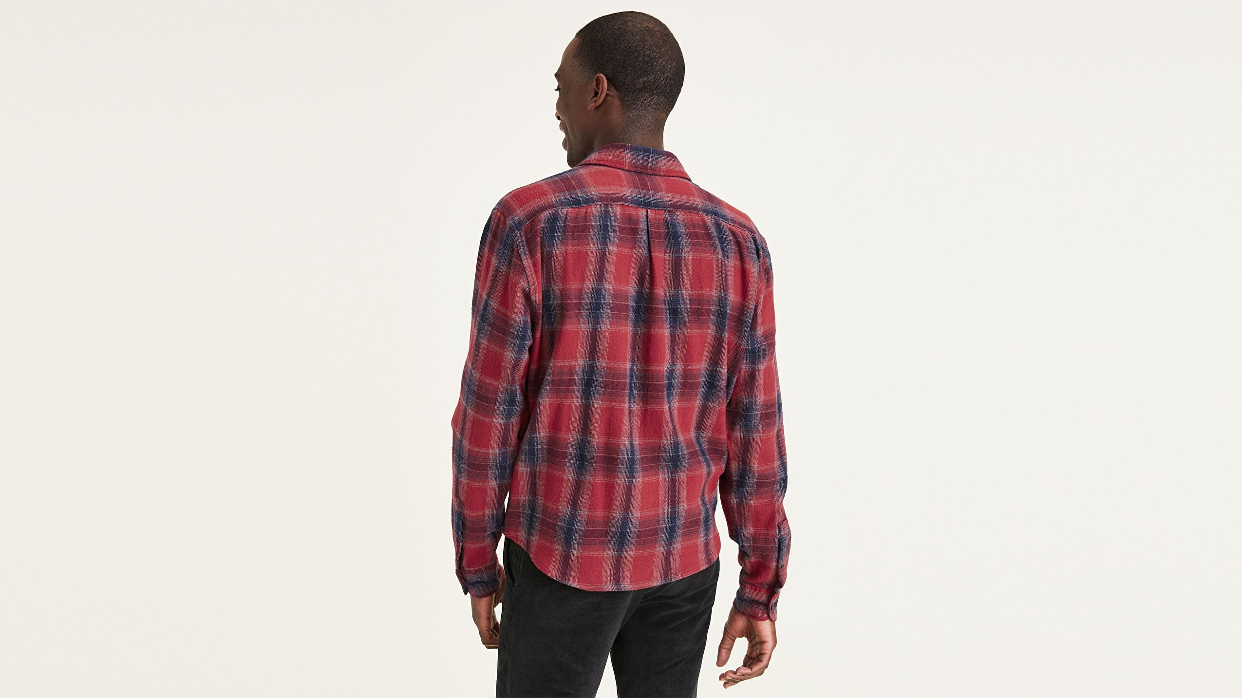 1 Pocket Unbuttoned Collar