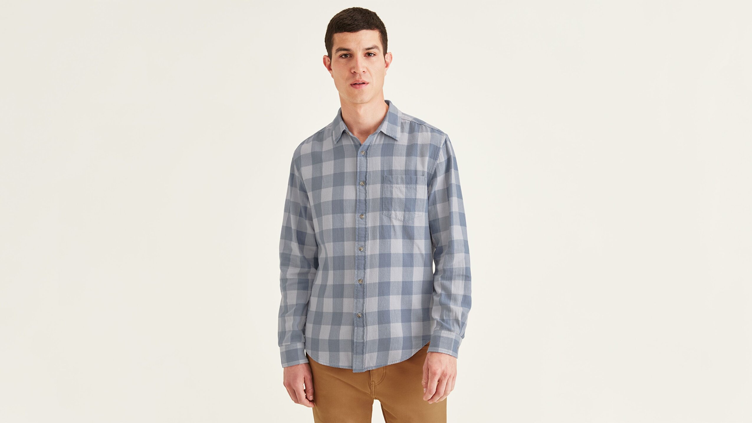 1 Pocket Unbuttoned Collar